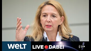 VERSAMMLUNGSVERBOT FÜR CORONA-LEUGNER: Briefing von  Berlins Polizeipräsidentin Barbara Slowik