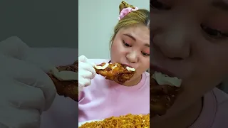 콘치즈 불닭볶음면에 붐바스틱을 같이? 먹잘알조합ㅋㅋ Corn cheese fire noodles SPICY BBQ CHICKEN MUKBANG #shorts | HIU 하이유