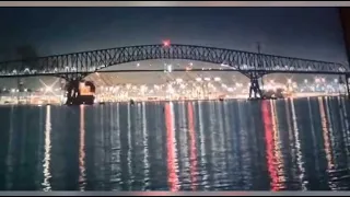 Les impressionnantes images d'un pont percuté par un navire à Baltimore