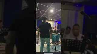 Abracadabra Elvis Crespo en vivo