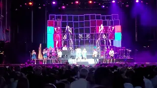 Rod Stewart - I'm so excited (backup singers) (CMF 2023)