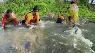 Fishing Video🎣🎣 | Amazing Hook Fishing by Two Village Woman | village fishing video #fishing_video