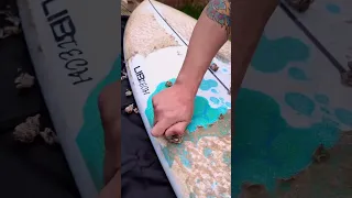 How to remove Surfboard Wax Easily. De-Wax your Surfboard with the Wax Fresh Wax Scraper.