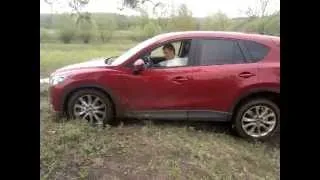 Mazda CX-5 проходимость: вывешивание колес 1