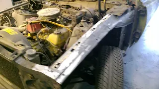 1971 Ford Torino GT playing with the 429 during disassembly
