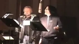 Michael Jackson singing at the recording studio (very rare footage)