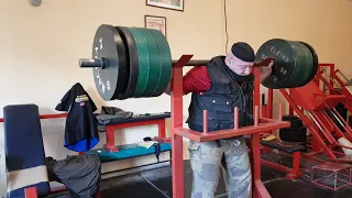 Iron Strongman Kaciga 702,5 kg.