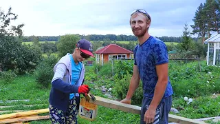 Жизнь в деревне.  Стройка.  Животные. Летний дождь.