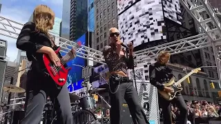 Maneskin surprises Time Square with a pop-up concert