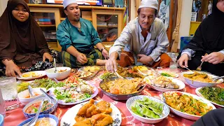 Indian Malay Food 🐟 HUGE FISH HEAD CURRY Cooked By The KING OF SPICE!