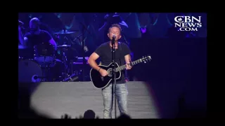 Stephanie Riggs Interviews Grammy Award Winner Chris Tomlin