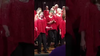 Бабушка зажигает под Jingle Bells