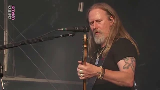 Alice In Chains dedicate "Nutshell" to Pantera's Vinnie Paul in Clisson, France (June 24, 2018)