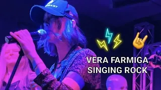 Vera Farmiga cantando Rock | The Trooper - Iron Maiden (Cover)