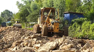 Technical Skills For Building Road Foundations With Komatsu Grader And Road Roller Compressors