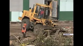 При благоустройстве набережной в Енисейске возникли проблемы