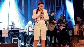 Maraisa Se Emociona Ao Cantar "Medo Bobo" Em Tributo A Marília Mendonça (Ao Vivo Em Lorena / 2021)