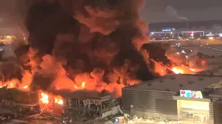 Пожар в подмосковном торговом центре Мега Химки