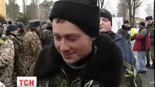 Зв’язківців, що вирвалися з Дебальцевого, зустрічали на Київщині