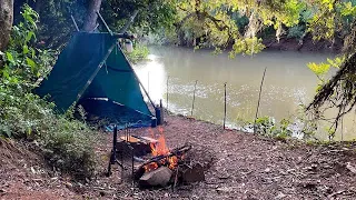 ACAMPAR SOZINHO NA MATA TEM SEU PREÇO !! A chuva me castigou