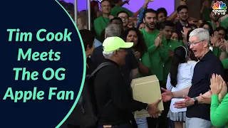 Apple CEO Tim Cook Meets Brand Loyalist Sajid | India's First Apple Store | Digital | CNBC-TV18