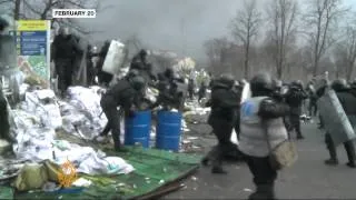 Ukraine looks into protest killings