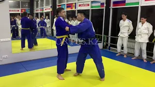 Judo Seoi Nage. Дзюдо - бросок через спину.