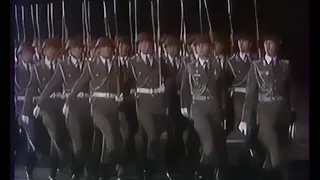 Volksarmee march-past after the Großer Zapfenstreich (1988)