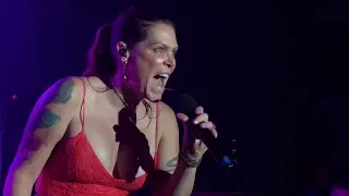 Beth Hart - Caught out in the Rain live lyrics english