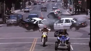 сбежать от полиции на мотоцикле " от колыбели до могилы " отрывок из фильма