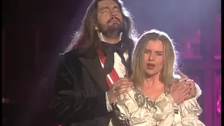 Leona Machálková a Daniel Hůlka - Vím, že jsi se mnou (muzikál Dracula)