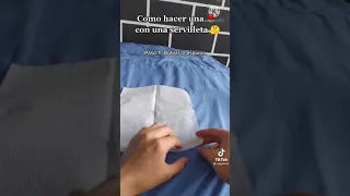 Como hacer una flor con una servilleta