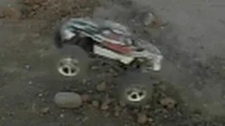 Traxxas T-Maxx 3.3 Slow Motion Jumps