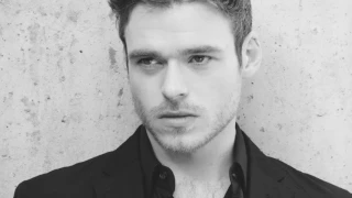 Richard Madden, nel backstage di Grazia