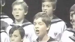 "O Tannenbaum" Vienna Boys Choir - Wiener Sängerknaben