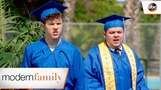 Graduation Day - Modern Family 8x22