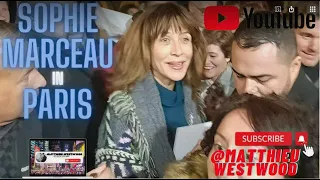 Sophie Marceau Fête son Anniversaire avec ses Fans à Paris #sophiemarceau #sophie #laboum #actrice