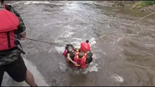 Rescuers, Ordinary People Rescue 13 Tourists from Torrential Flood in China's Guangxi