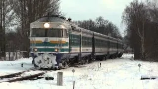 Дизель-поезд ДР1А-244 отправляеть от ст. Таллин-Вяйке / DR1A-244 departing Tallinn-Väike station