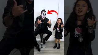 MI HERMANITA SE CONVIRTIÓ EN ROCKERA !!