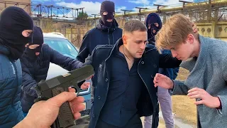 РАЗБОРКИ С ГЛАВНЫМ ГОПНИКОВ. ПОМОГАЕМ ГОПНИКАМ СПАСТИСЬ ОТ БАНДИТОВ