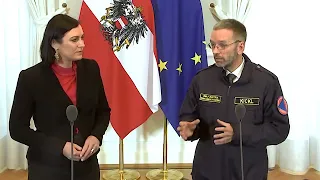 15.05.2019 - Statement Herbert Kickl in Uniform - Ministerrat Österreich