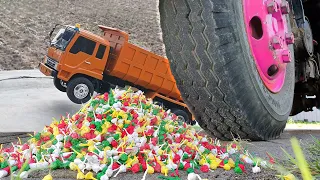 EXPERIMENT 10000 SNAPPERS FIRECRACKERS VS Truck