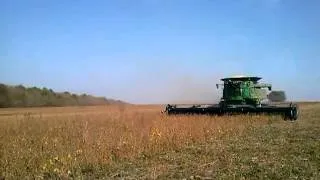 John deere s690i harvesting soybeans + Header MacDon fd70, 12 meters. Kischentsi