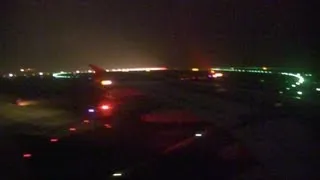 Austrian Airlines A319 Landing Foggy Vienna