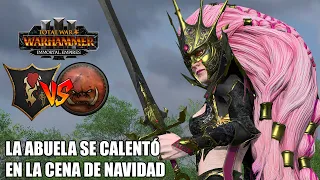 LA ABUELA HELLEBRON SE CALENTÓ TOTAL WAR WARHAMMER 3 #556 BATALLA ELFOS OSCUROS VS PIELESVERDES