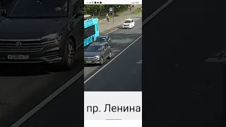 Водитель на арендованном авто делимобиль при движении по Ленина подавал звуковой сигнал