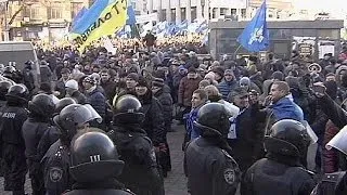 Kyiv split over the government and divided over Europe