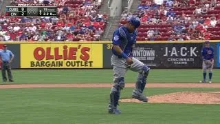 CHC@CIN: Contreras gets hit on the ground by foul tip