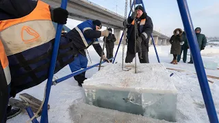 Как рубят купель на Крещение в Новосибирске